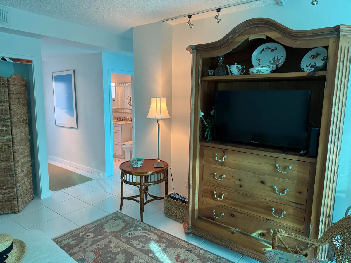 Living Room entry at 2840 N Ocean Boulevard 507, Fort Lauderdale