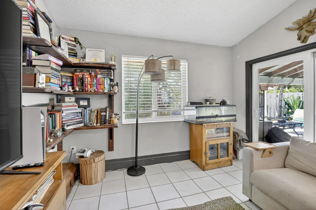 7-web-or-mls-_A7A6387 at 13970 Oaklawn Place, Davie