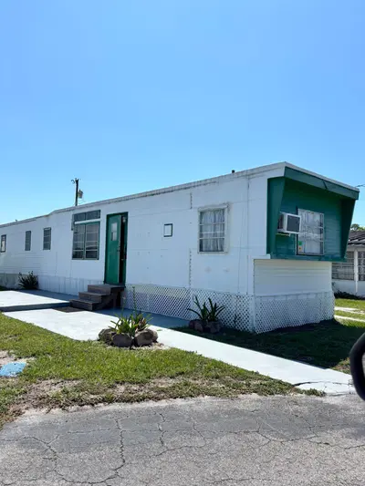 2023 St Lucie Boulevard 125, Fort Pierce – Mobile Home for sale