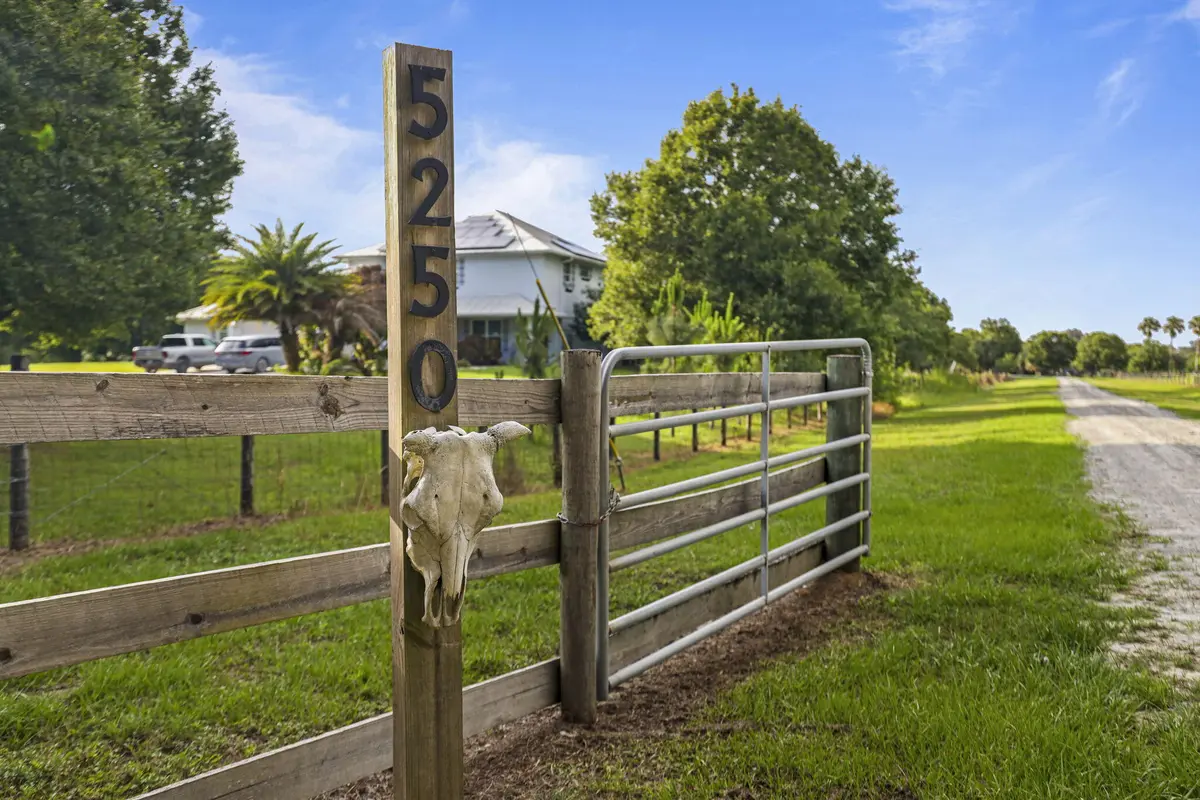 110-web-or-mls-3F2A5834Topaz at 5250 21st Street, Vero Beach