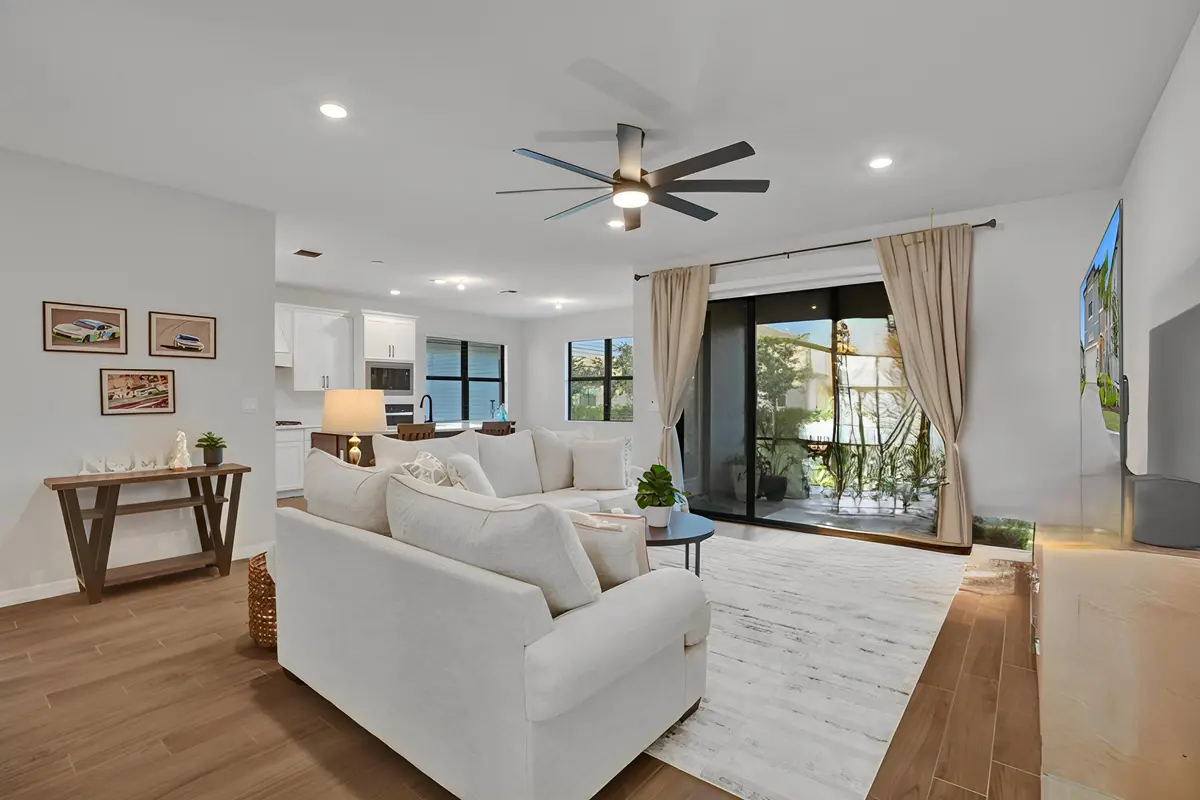 Livingroom2 at 4422 Silverwood Lane, Oakland Park