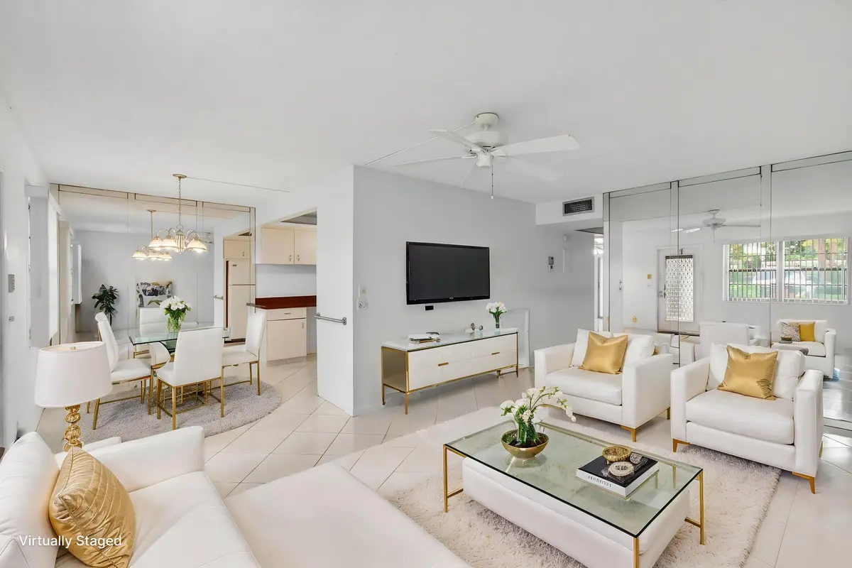 VIRTUAL LIV.DIN.RMS at 1009 Hythe A, Boca Raton
