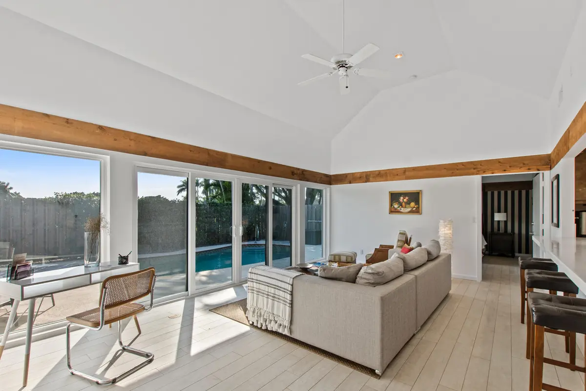 Great Room at 11792 Wimbledon Circle, Wellington
