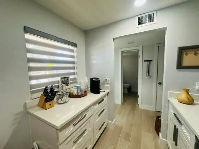 kitcen island at 2601 NE 3rd Court 105, Boynton Beach