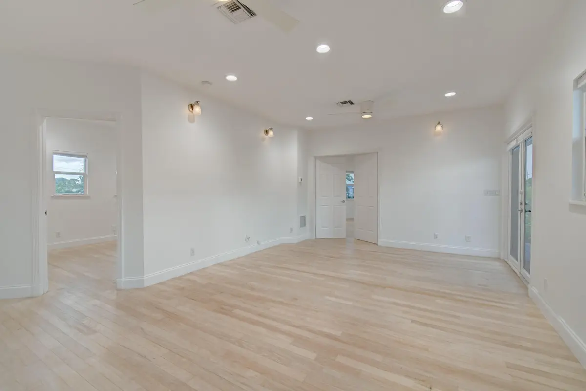 - at 21 Oceanview Drive C, Ocean Ridge
