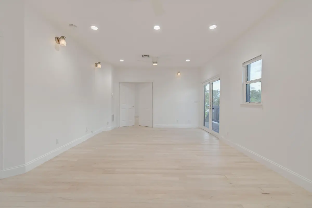 - at 21 Oceanview Drive C, Ocean Ridge