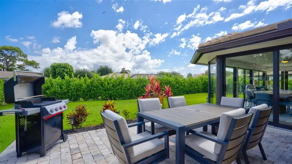 429 Pine Villa Dr Lake Worth, FL 33462 at 429 Pine Villa Drive, Atlantis