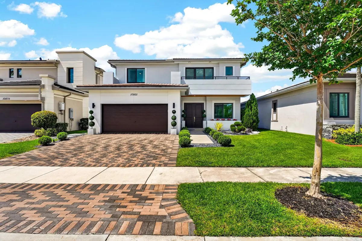 FRONT EXTERIOR at 10865 Vista Terrace, Parkland