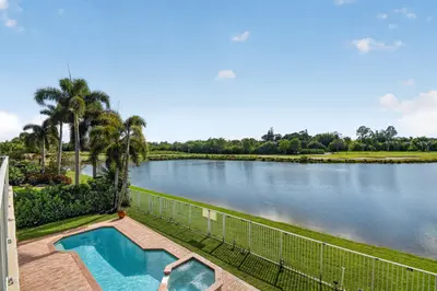 2214 Ridgewood Circle, Royal Palm Beach – Single Family Residence for sale