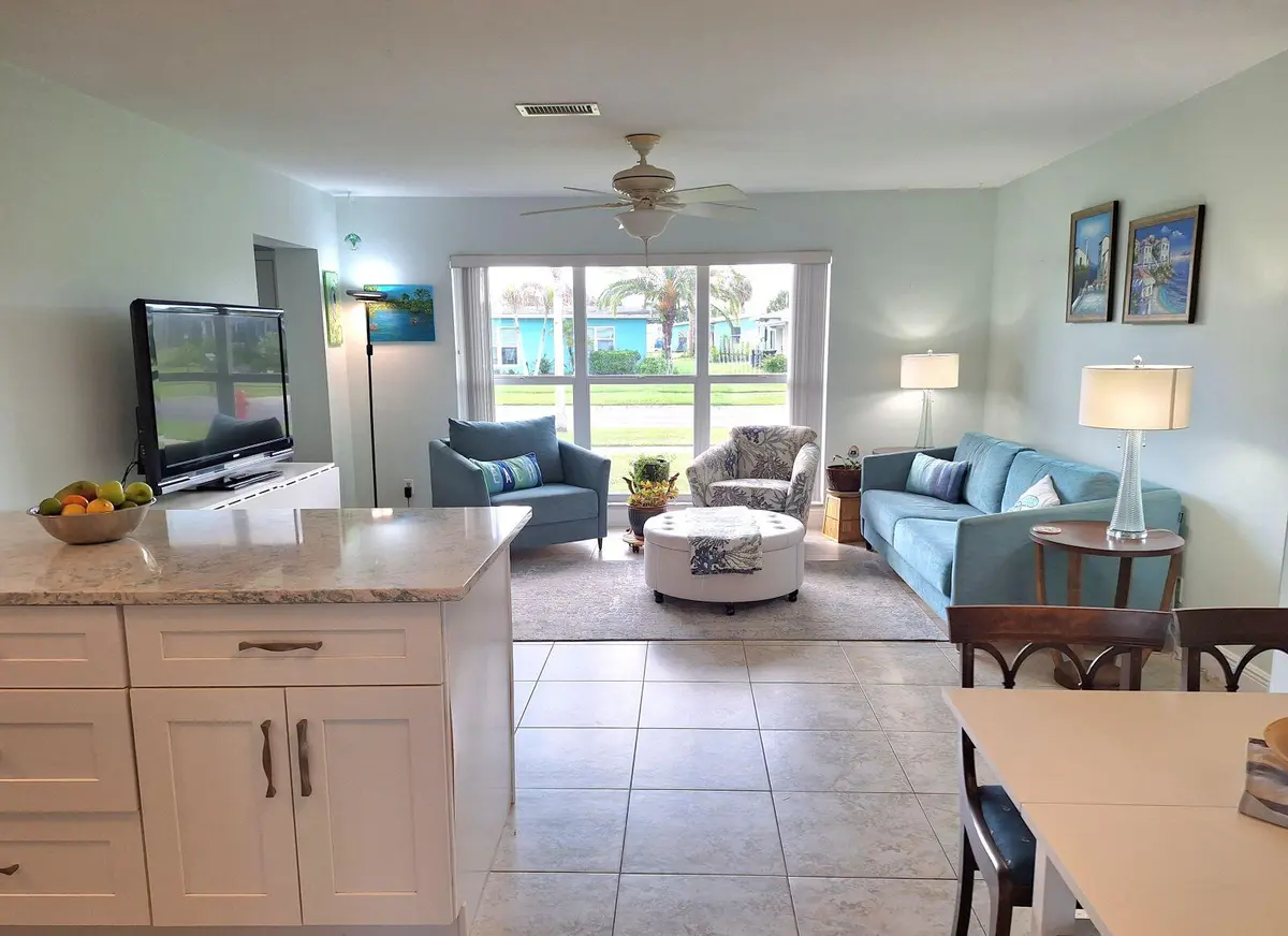 2-Living at 2872 SE Wiltshire Terrace, Port St. Lucie