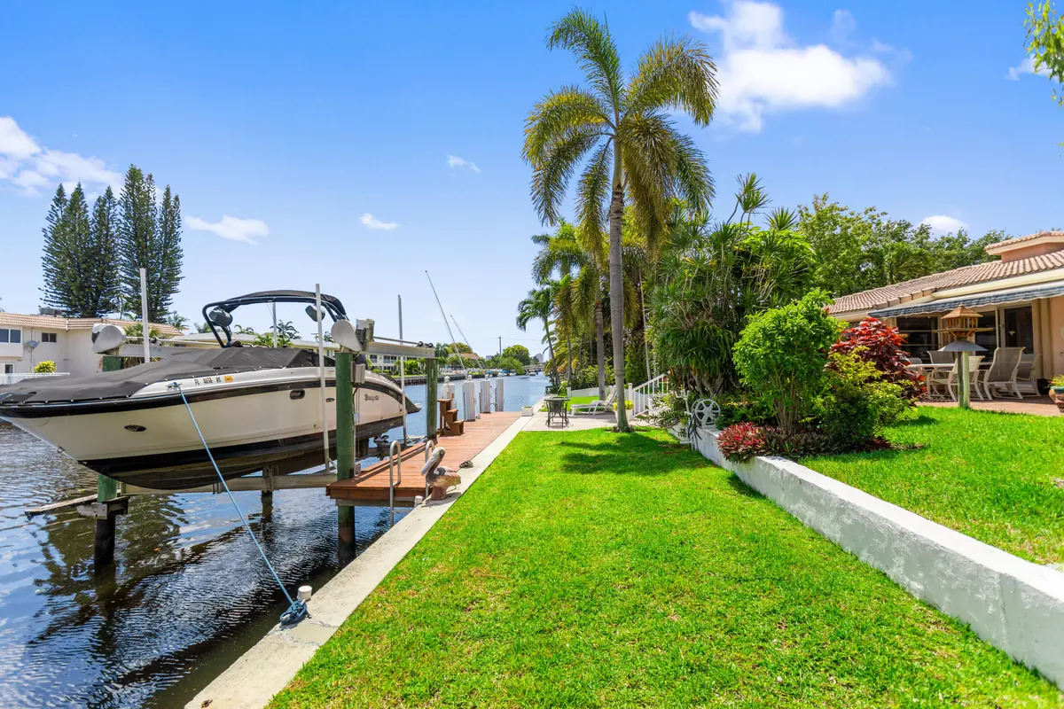 585A7176 at 270 SE 5th Terrace, Pompano Beach