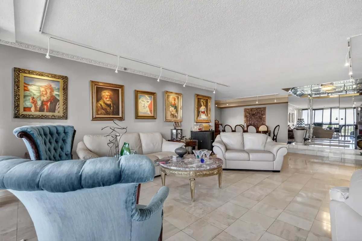 5-web-or-mls-F14A4136 at 1900 Consulate Place 1705, West Palm Beach