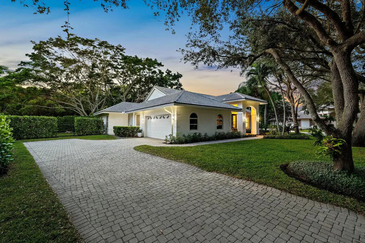 20241204051933746233000000-o at 9927 SE Canary Palm Way, Jupiter