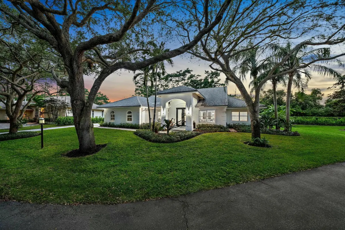 20241204051933746285000000-o at 9927 SE Canary Palm Way, Jupiter