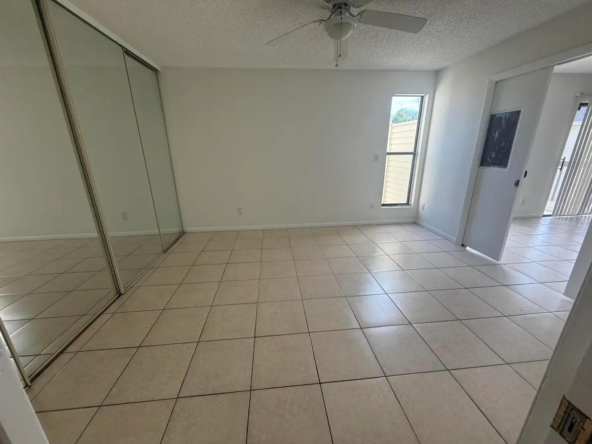 IMG_1921 at 633 Executive Center Drive L202, West Palm Beach