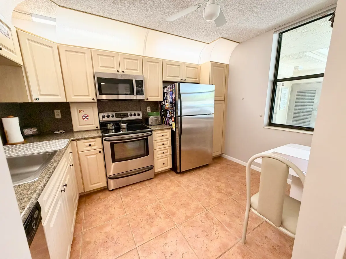 kitchen add at 2908 S Carambola Cir Circle 103, Coconut Creek