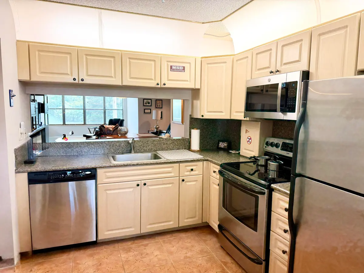 kitchen at 2908 S Carambola Cir Circle 103, Coconut Creek