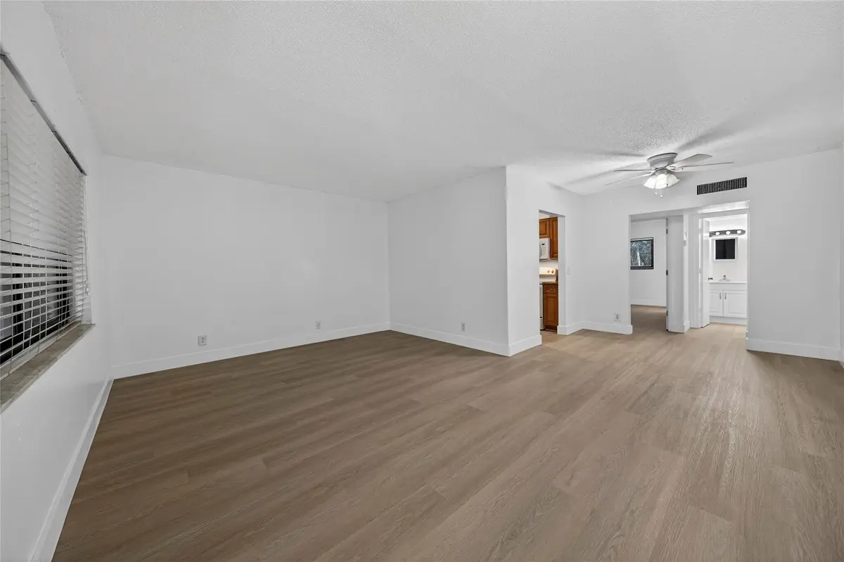 Photo 3 at 2201 NE 36th Street 105, Lighthouse Point