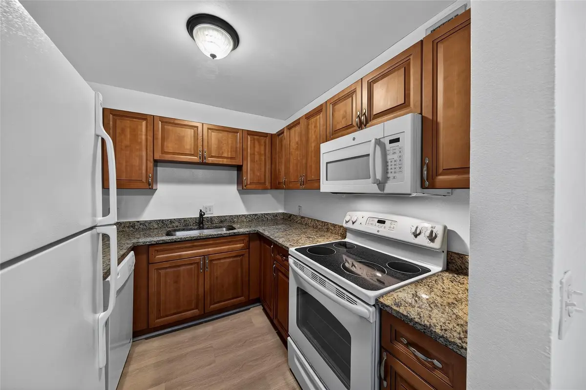 Photo 5 at 2201 NE 36th Street 105, Lighthouse Point