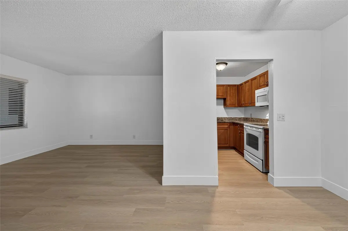 Photo 6 at 2201 NE 36th Street 105, Lighthouse Point