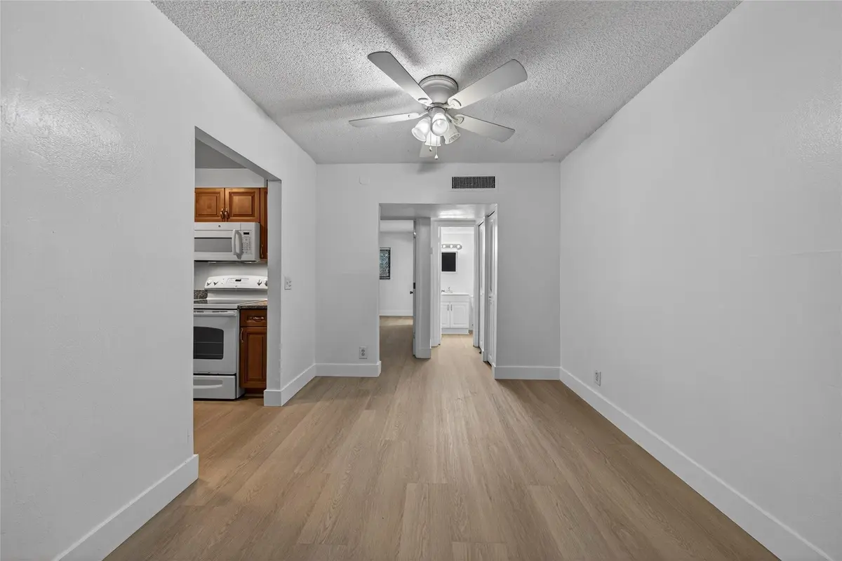 Photo 7 at 2201 NE 36th Street 105, Lighthouse Point