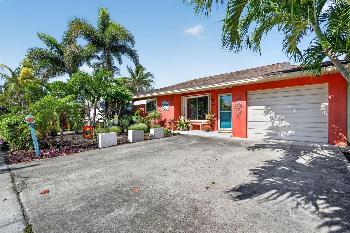 2-web-or-mls-F14A3942 at 1525 N M Street, Lake Worth Beach