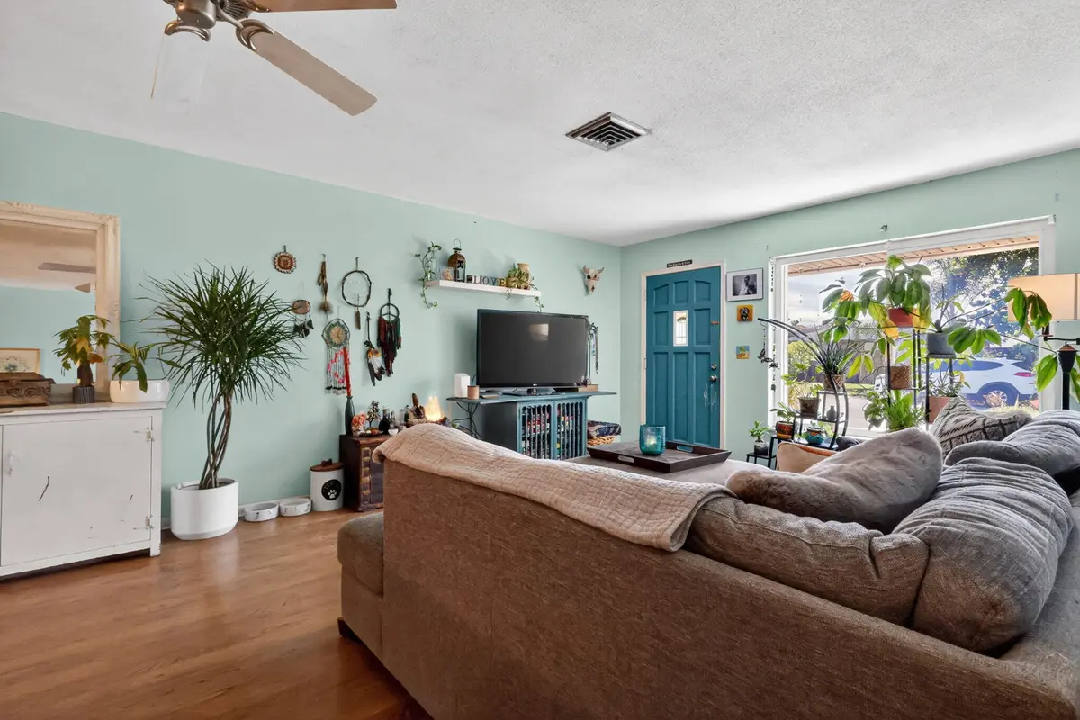 6-web-or-mls-F14A4109 at 1525 N M Street, Lake Worth Beach