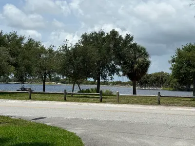 3040 Lake Osborne Drive 111, Lake Worth Beach – sold