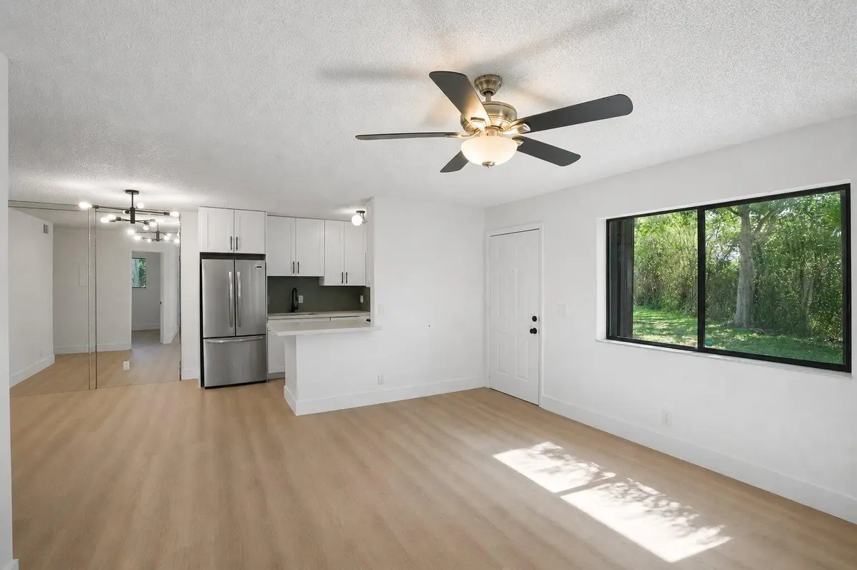 588 Trace Circle 102, Deerfield Beach, FL – photo 4