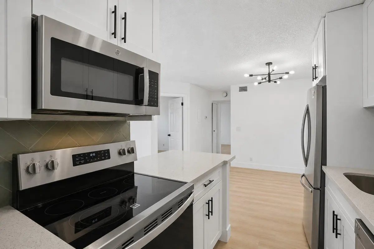 588 Trace Circle 102, Deerfield Beach, FL – photo 6