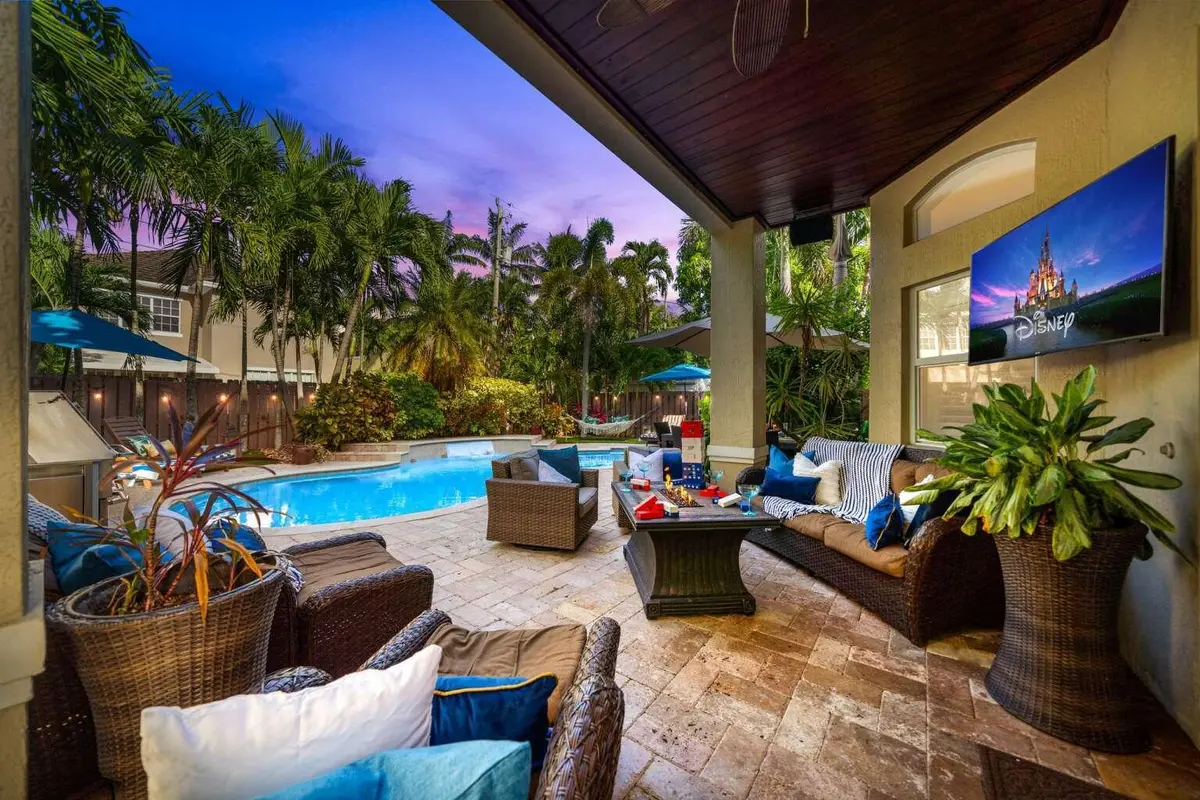 Cormicle.001 at 512 NE 12th Avenue, Fort Lauderdale