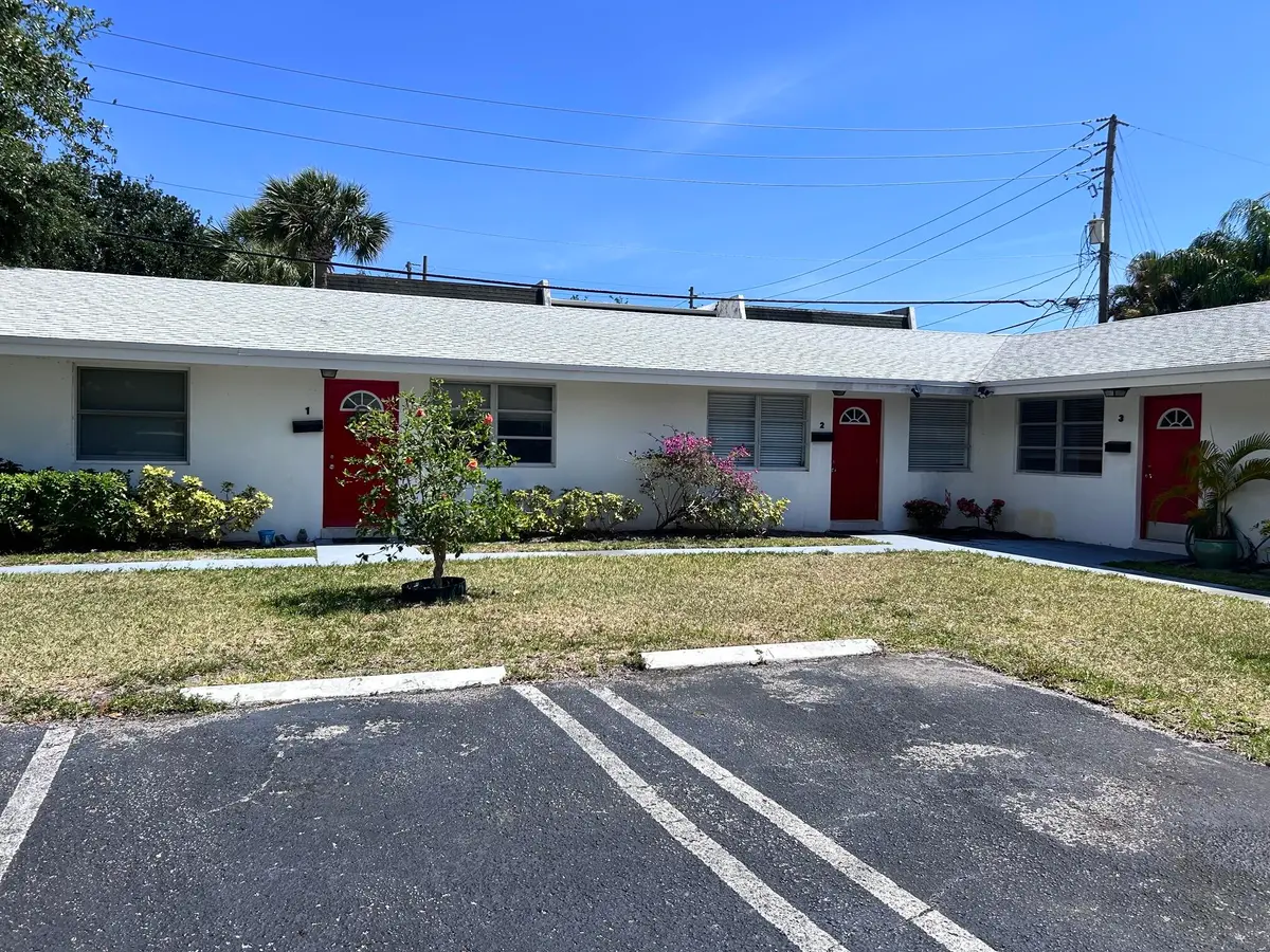 Photo Pic 4 at 630 Prosperity Farms Road 2, North Palm Beach