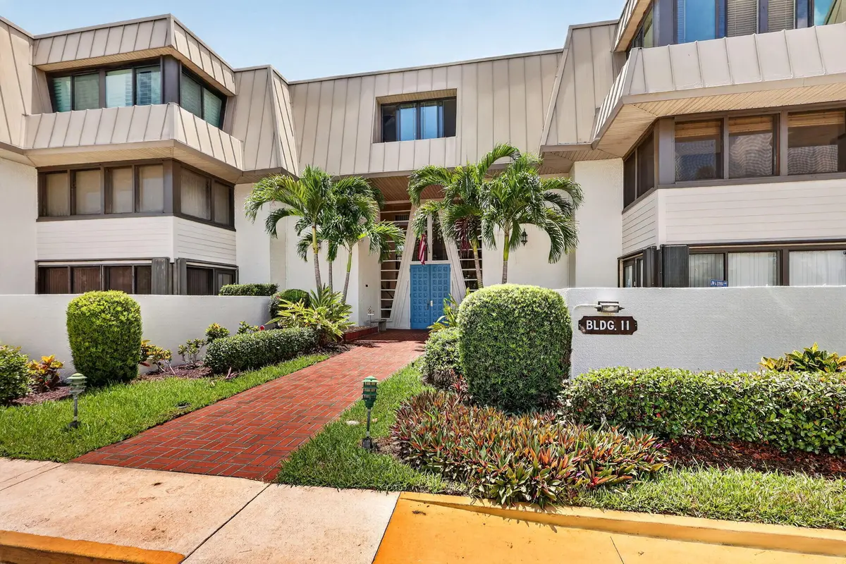 5-web-or-mls-030_7R7A3096 at 1800 SE Saint Lucie Boulevard 11-203, Stuart