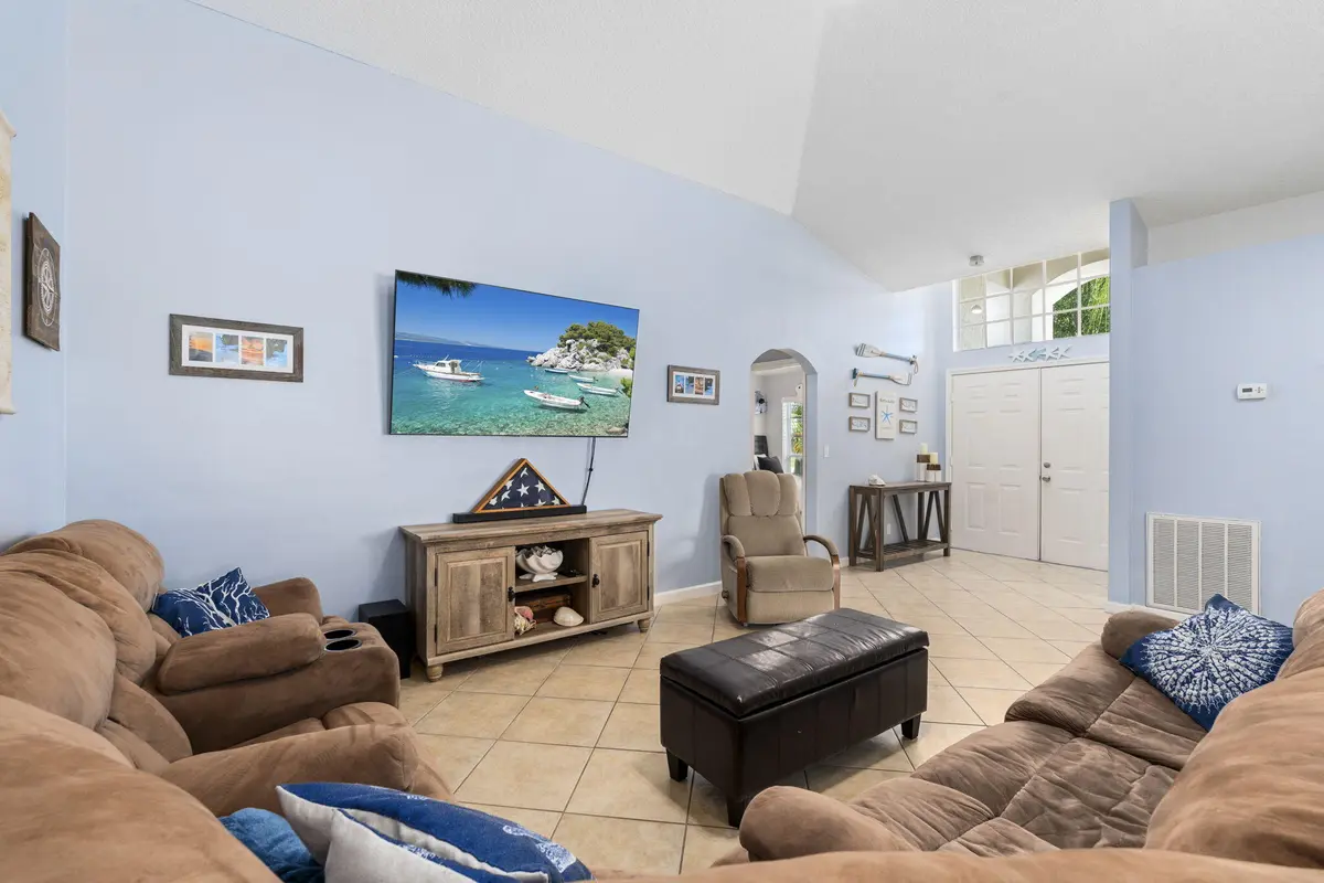 18-web-or-mls-DSC03696 at 864 NW Waterlily Place, Jensen Beach