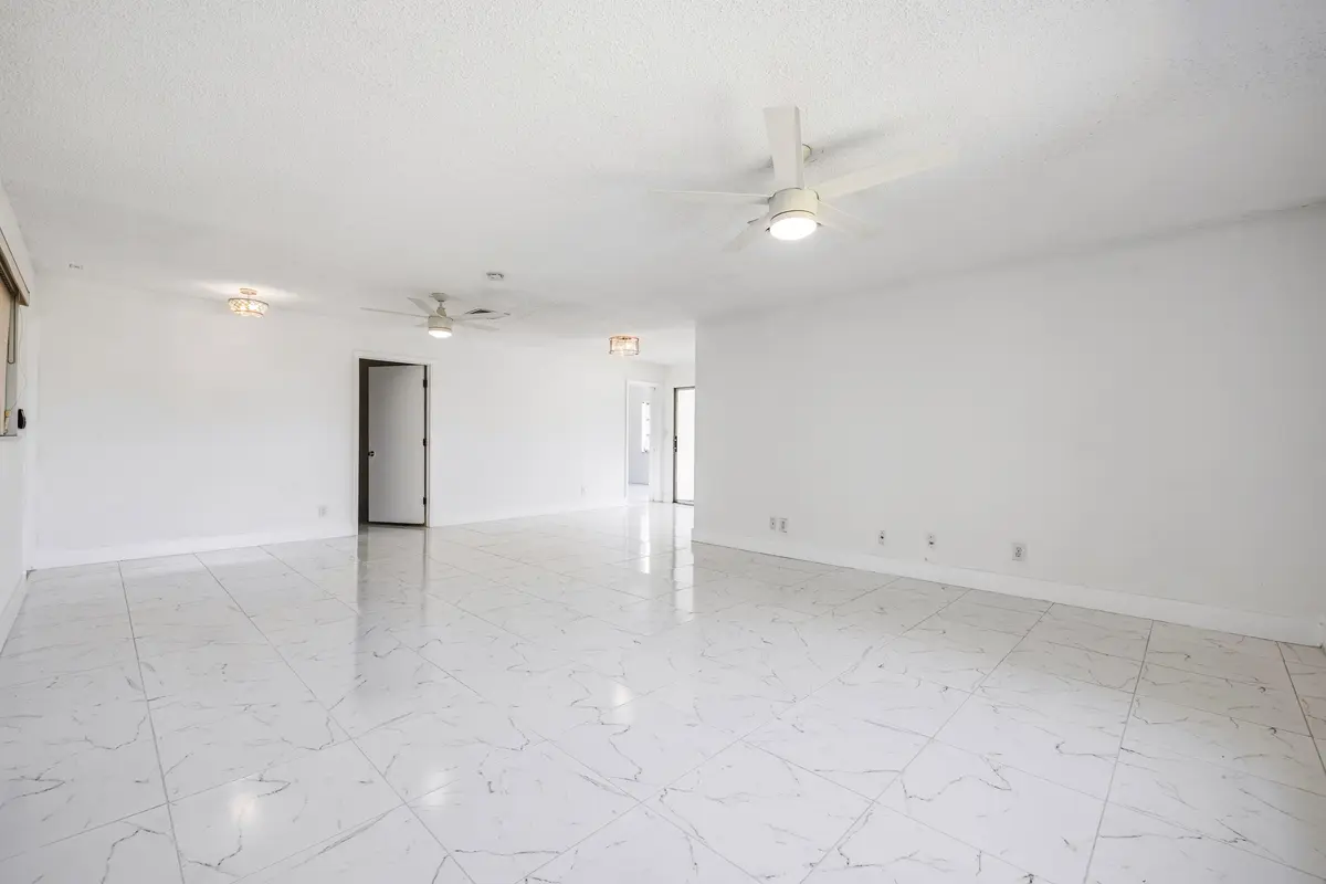 941 Crystal Lake Dr Deerfield Beach-10 at 941 Crystal Lake Drive 207, Deerfield Beach