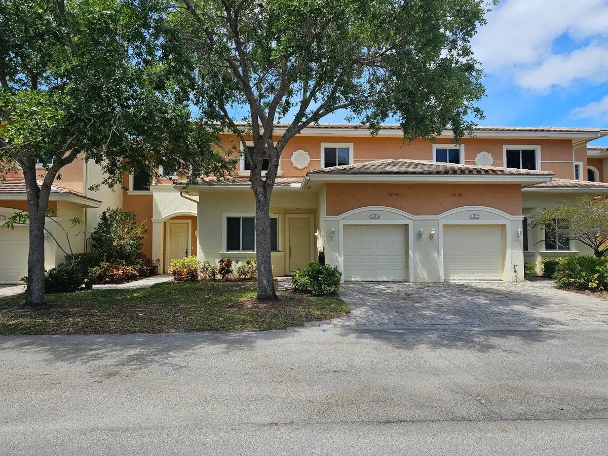 Exterior front at 2582 Langrove Lane, Vero Beach