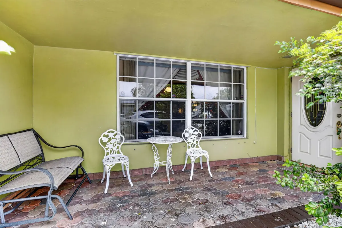 44-web-or-mls-_A7A7702 at 6768 Pansy Drive, Miramar