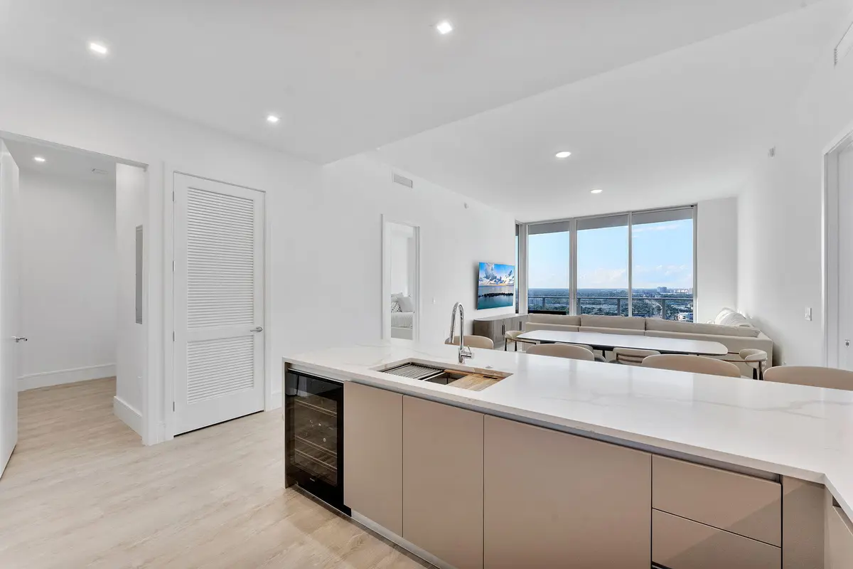31-web-or-mls-DSC01114 at 220 Lake Shore Drive Penthouse 2321, Lake Park