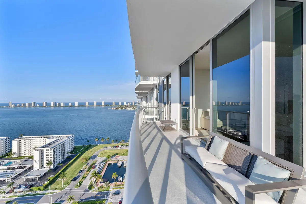 43-web-or-mls-DSC01174 at 220 Lake Shore Drive Penthouse 2321, Lake Park