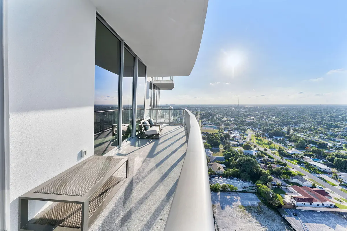 40-web-or-mls-DSC01159 at 220 Lake Shore Drive Penthouse 2321, Lake Park