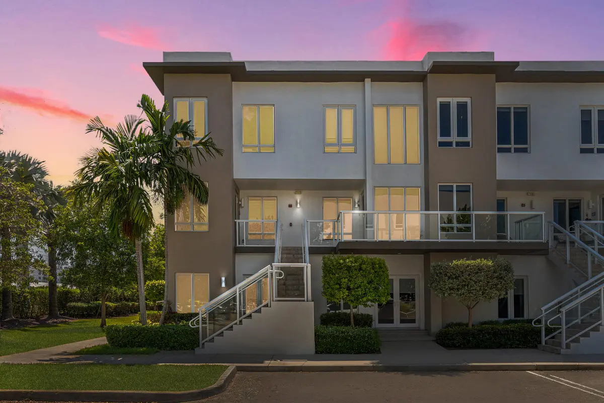 6310 NW 103rd Place 201, Doral, FL – photo 1