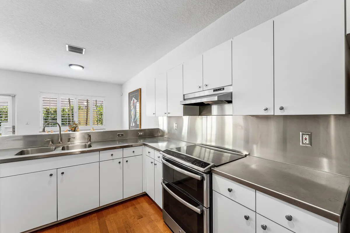 018-808Southwest7thAvenue-FortLauderdale at 808 SW 7th Avenue, Fort Lauderdale