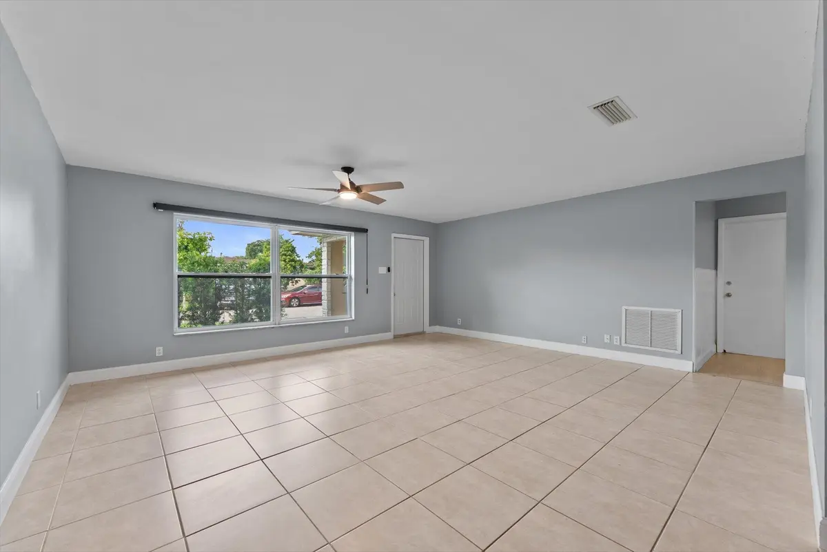 04-7 at 901 NW 49th Street, Deerfield Beach