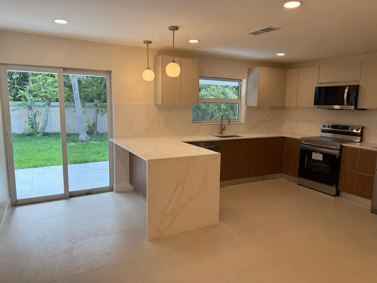 3afb91fc-16b2-4dae-b1d3-6742893d8268 at 1991 NW 98th Avenue, Sunrise