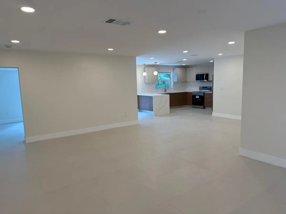 cbcbeda9-434d-49a2-914d-8d0604e49387 at 1991 NW 98th Avenue, Sunrise