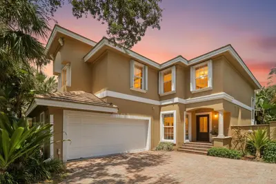 12 Grand Bay Circle, Juno Beach – Single Family Residence for sale