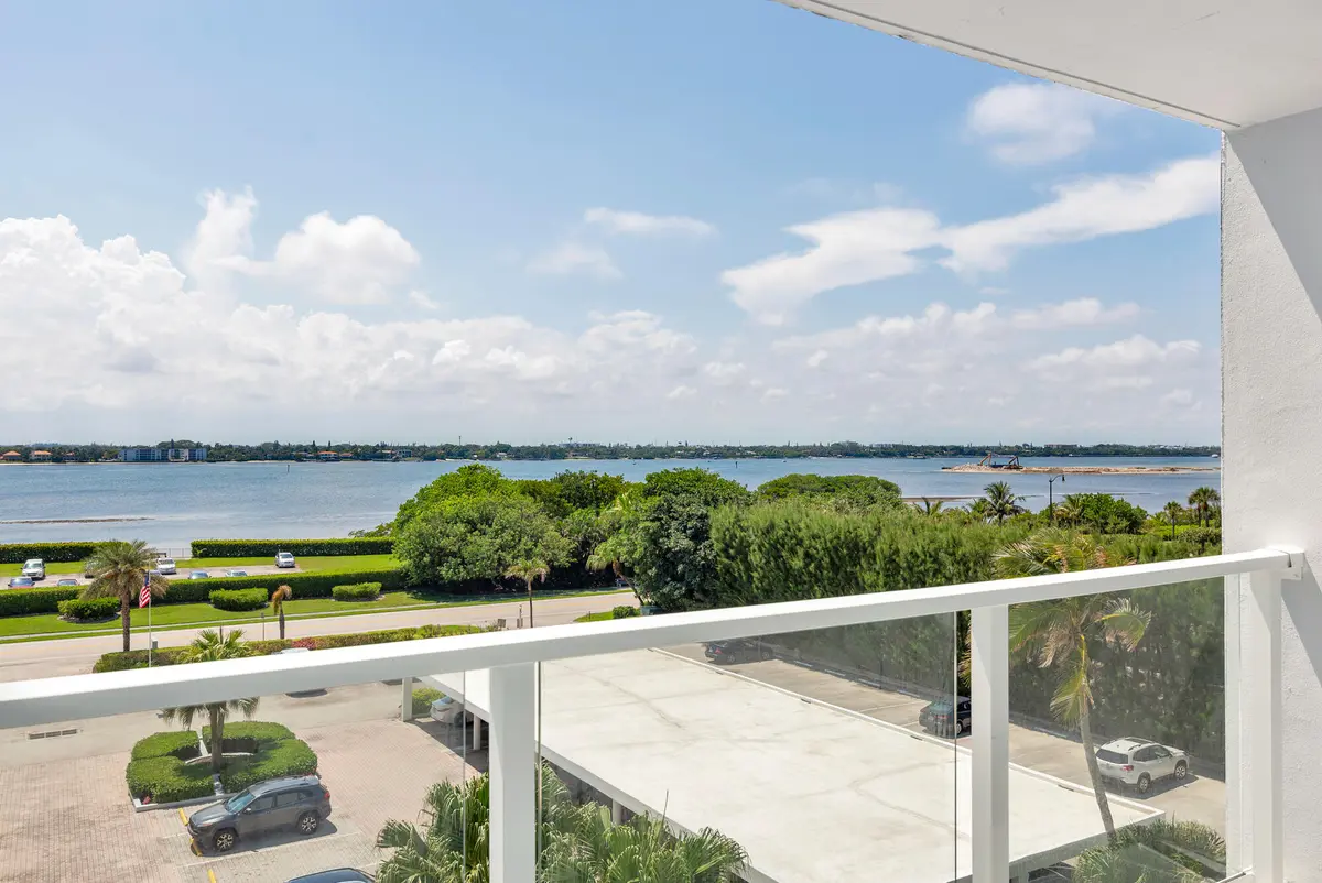 low-16 at 3450 S Ocean Boulevard 4270, Palm Beach