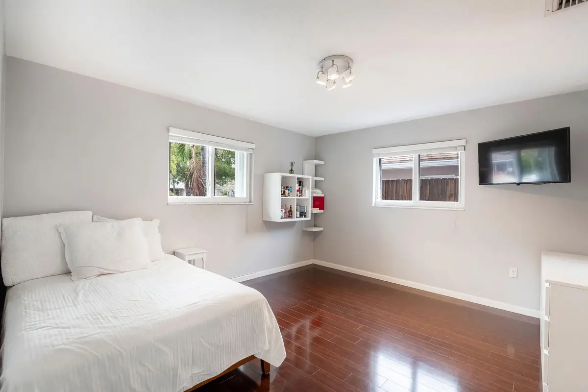 hf_20260517_204819_aacf5dae-5f70-4bc7-ac at 2141 N 56th Avenue, Hollywood