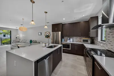 625 NE 22nd Drive, Wilton Manors – sold