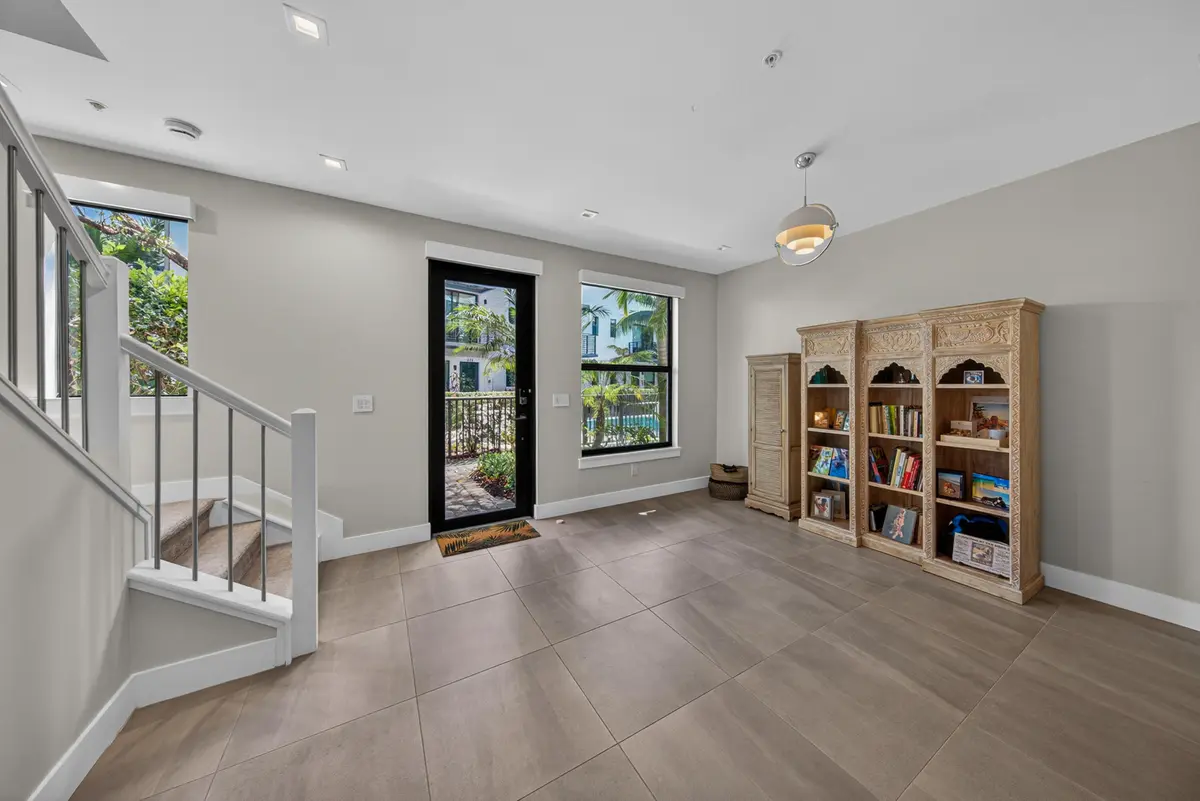 lisa625-51 at 625 NE 22nd Drive, Wilton Manors